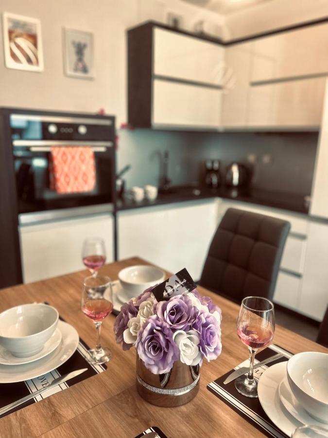 Downtownapartments Andy Air-Conditioned, Underground Parking Available Rzeszów Buitenkant foto